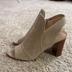 Via spiga Tan Peep-Toe Block Heel Shoes